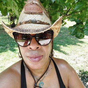 Meet your Posher, Kim